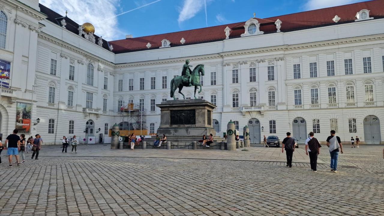 Elegance 4* Vienna